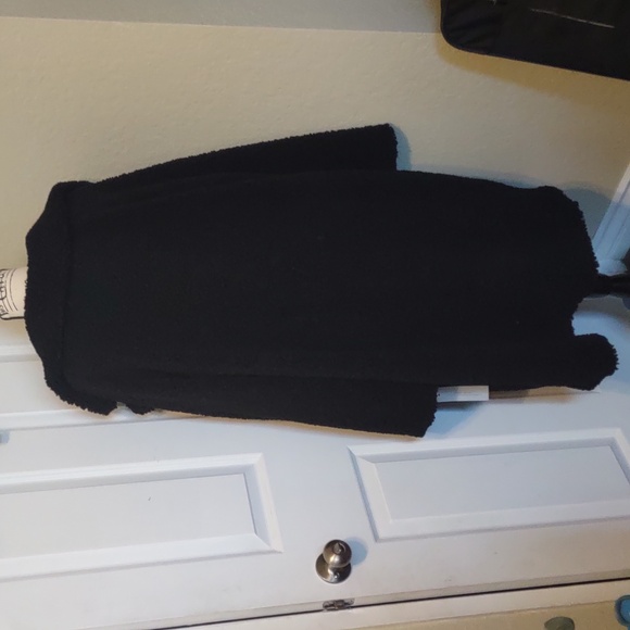BCBG eneration elegant black Teddy coat.size 2 X new - Picture 8 of 14